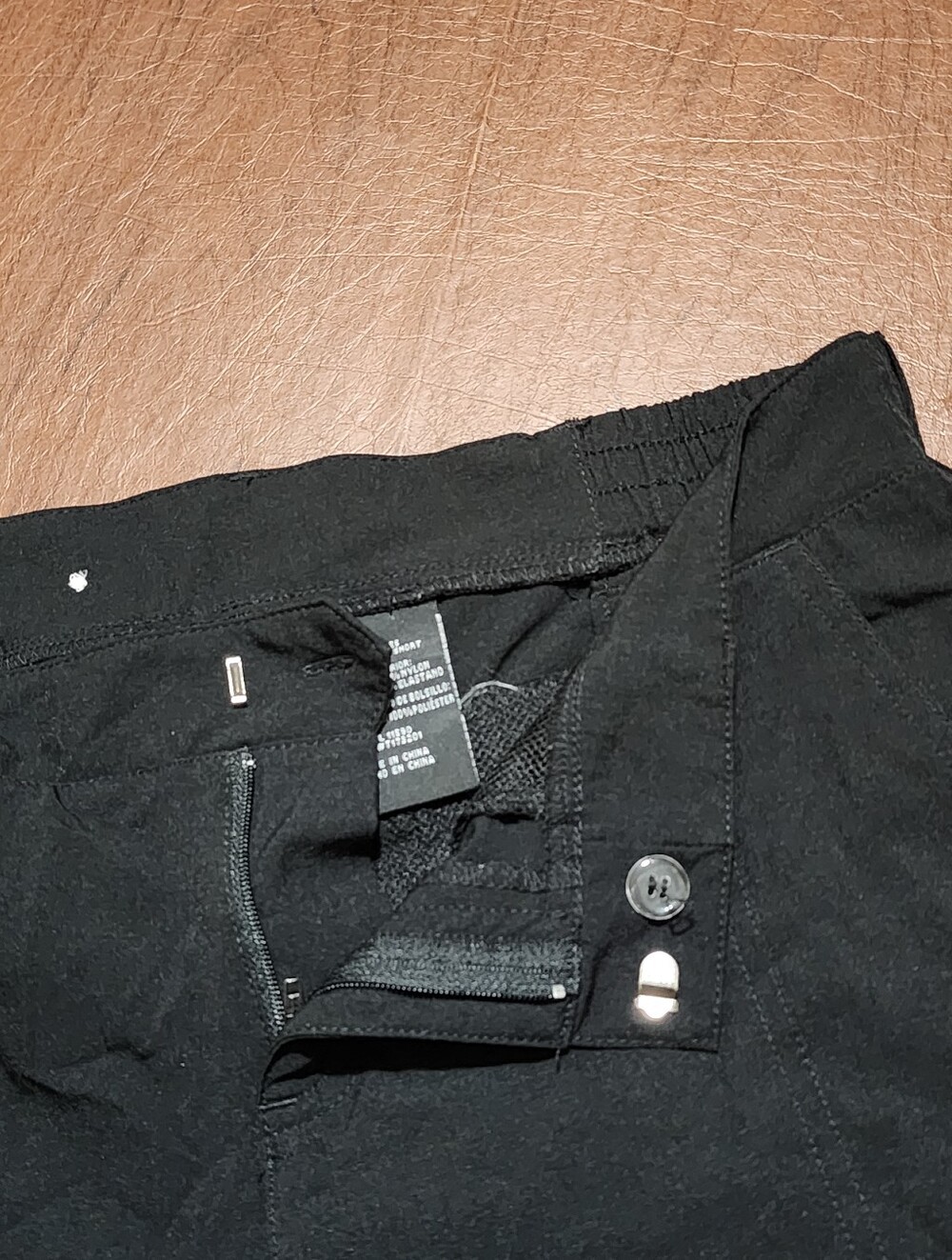 32 Degrees Black Women's Cargo Shorts - Picture 6 of 10